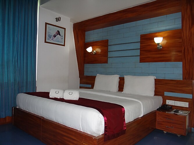 Monarch Royal Room